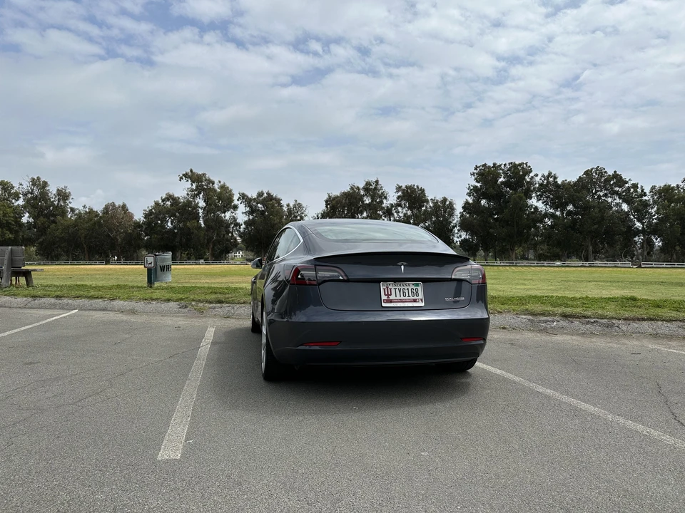 2019 Tesla Model 3 Performance - Image 13 of 31