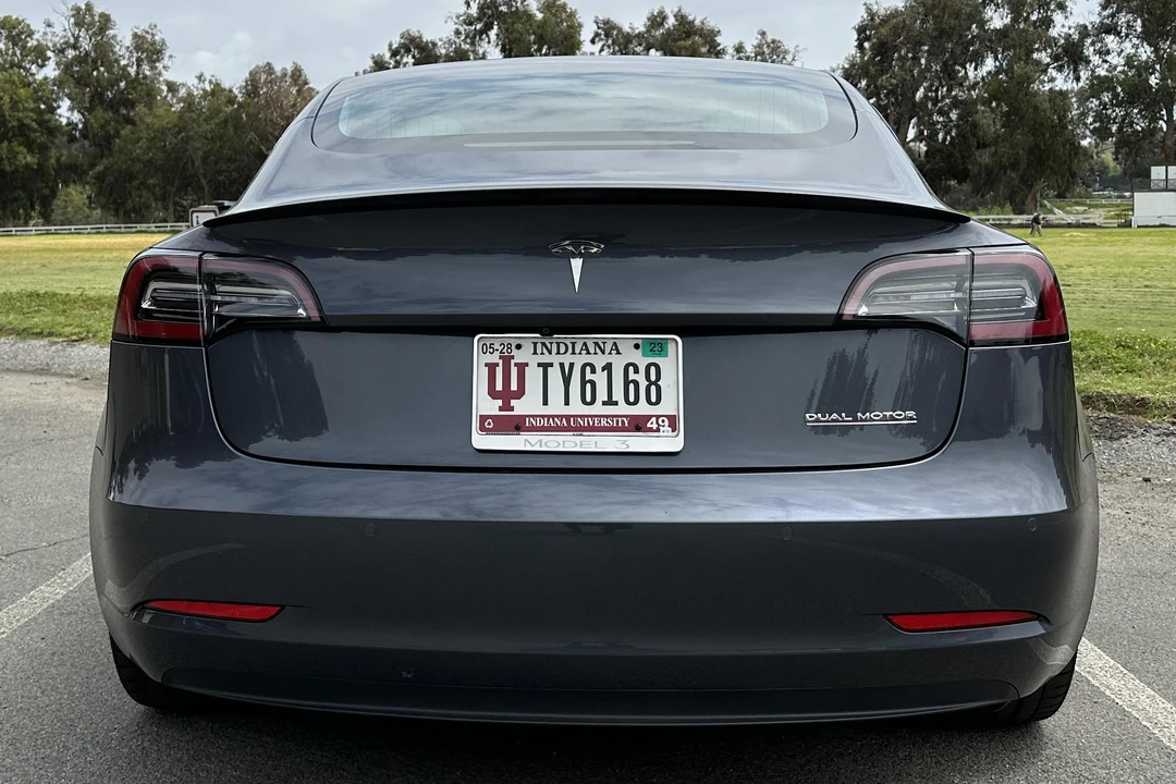 2019 Tesla Model 3 Performance - Image 5 of 31