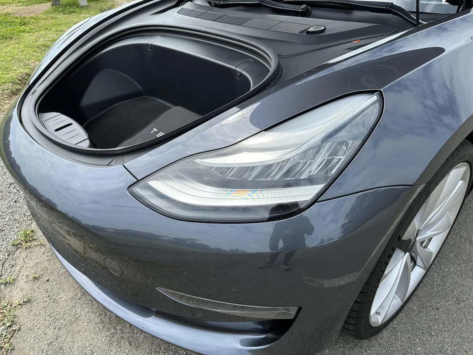 2019 Tesla Model 3 Performance - Image 26 of 31