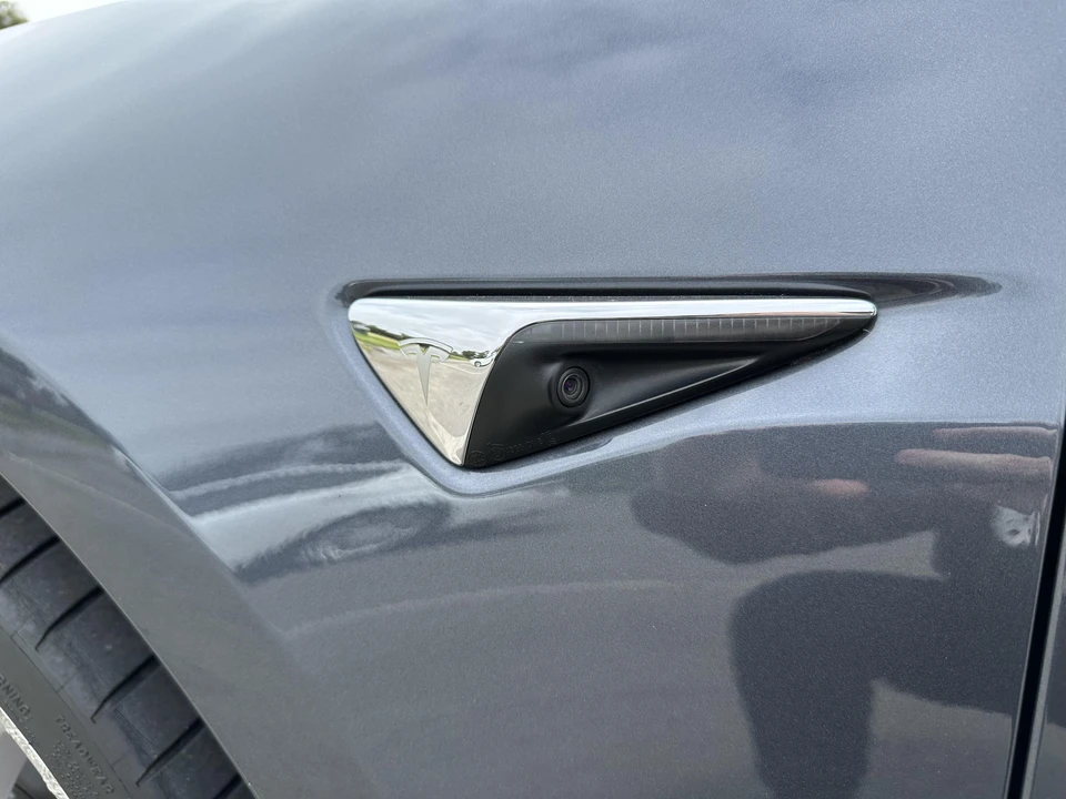 2019 Tesla Model 3 Performance - Image 27 of 31