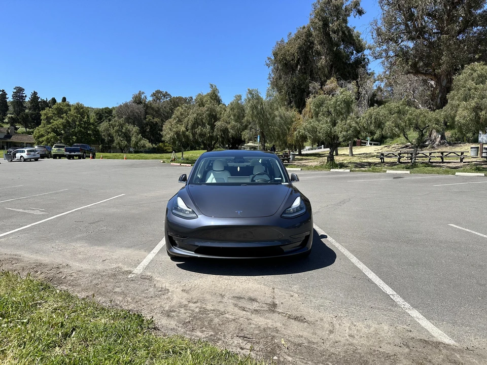 2019 Tesla Model 3 Performance - Image 6 of 31