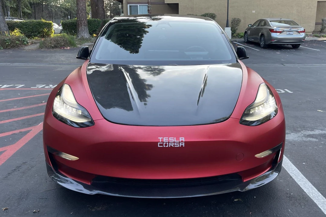 2019 Tesla Model 3 Performance - Image 2 of 21