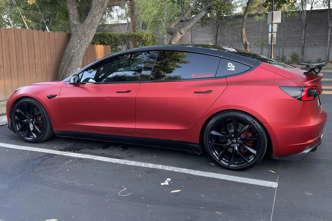 2019 Tesla Model 3 Performance - Image 3 of 21