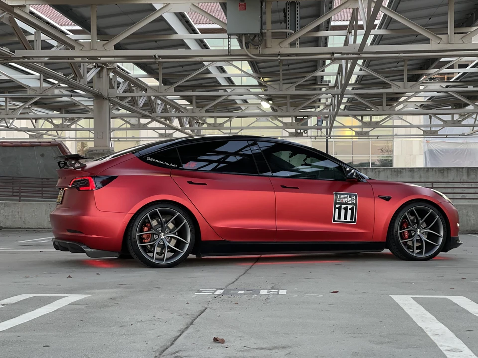 2019 Tesla Model 3 Performance - Image 18 of 21