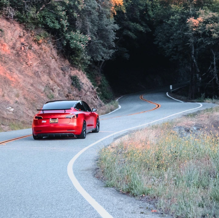 2019 Tesla Model 3 Performance - Image 15 of 21
