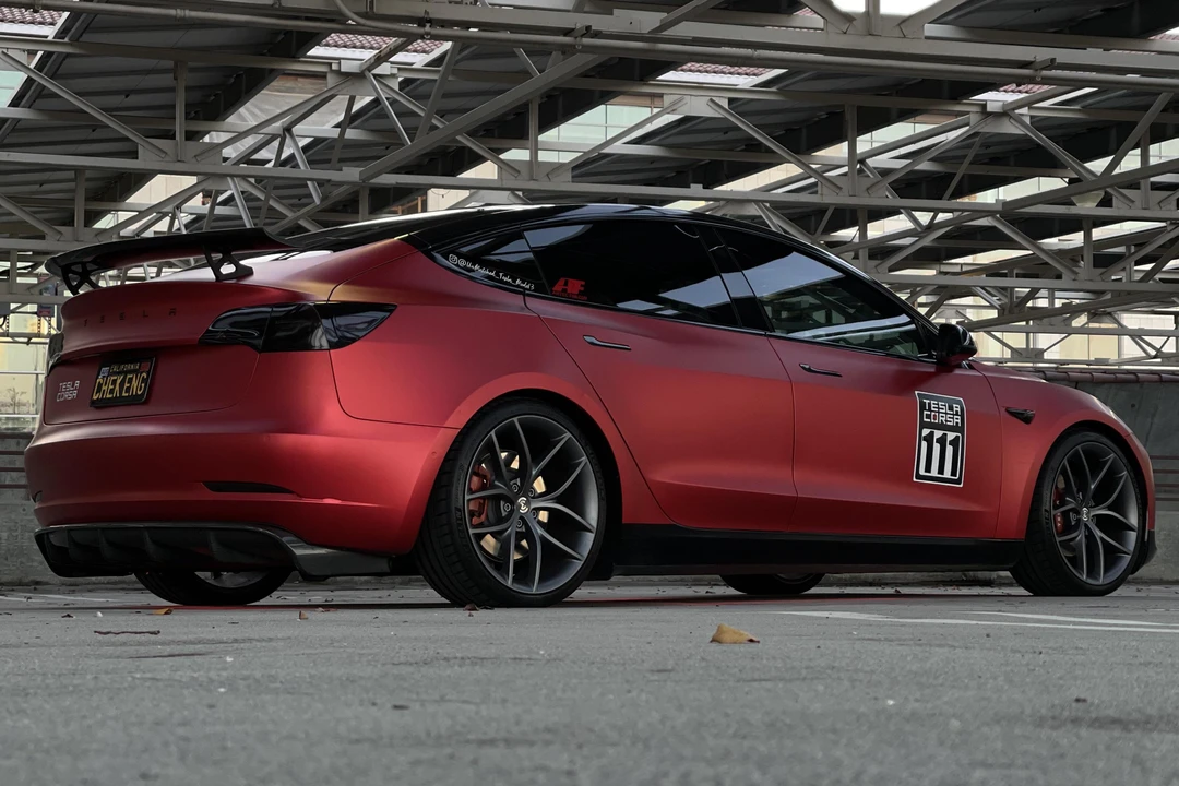 2019 Tesla Model 3 Performance - Image 4 of 21