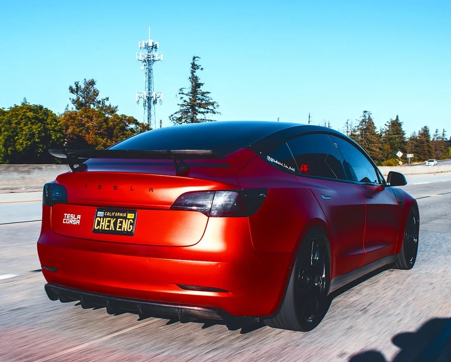 2019 Tesla Model 3 Performance - Image 16 of 21