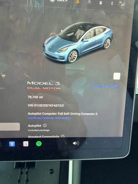 2019 Tesla Model 3 Performance - Image 4 of 7