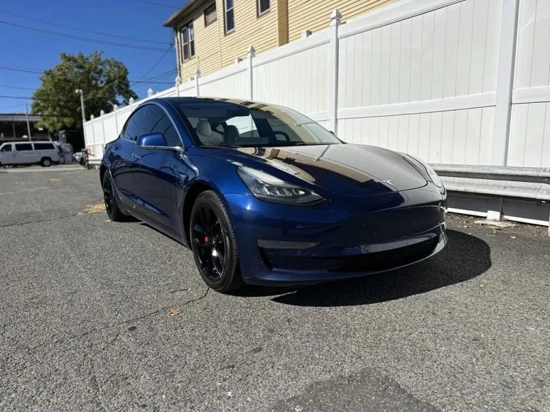 2019 Tesla Model 3 Performance - Image 3 of 12