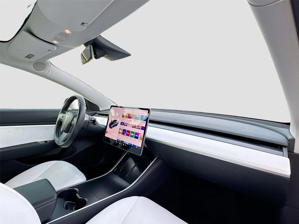 2019 Tesla Model 3 Performance - Image 14 of 14
