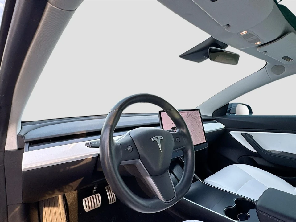 2019 Tesla Model 3 Performance - Image 5 of 14