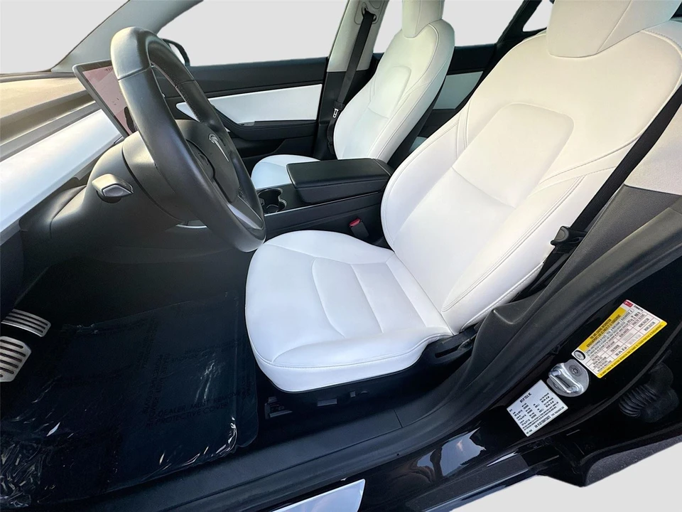2019 Tesla Model 3 Performance - Image 19 of 21