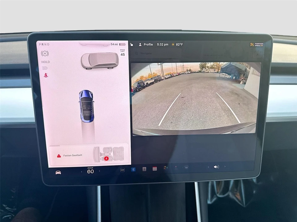 2019 Tesla Model 3 Performance - Image 14 of 21