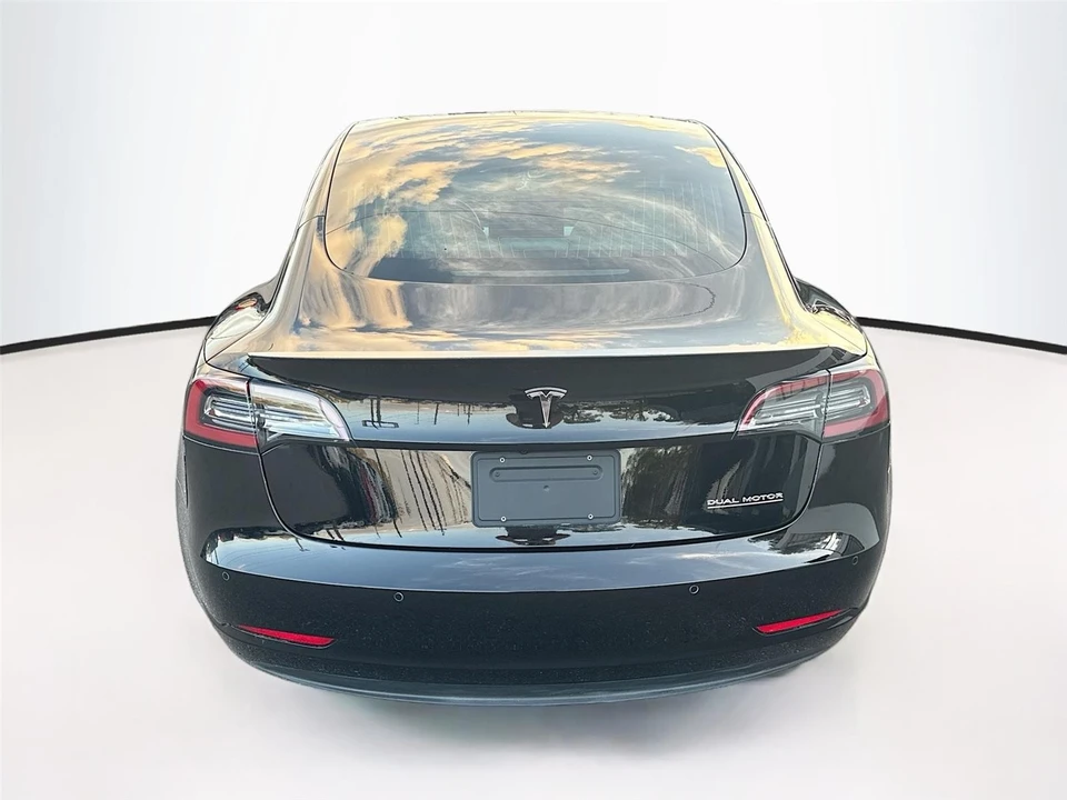 2019 Tesla Model 3 Performance - Image 6 of 21
