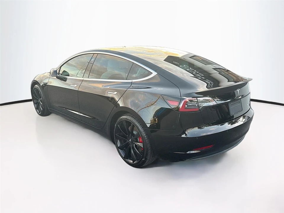 2019 Tesla Model 3 Performance - Image 5 of 21