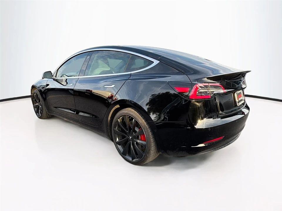 2019 Tesla Model 3 Performance - Image 4 of 14