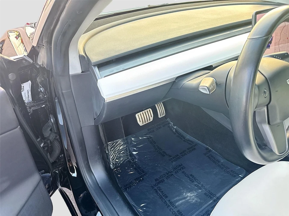 2019 Tesla Model 3 Performance - Image 10 of 21