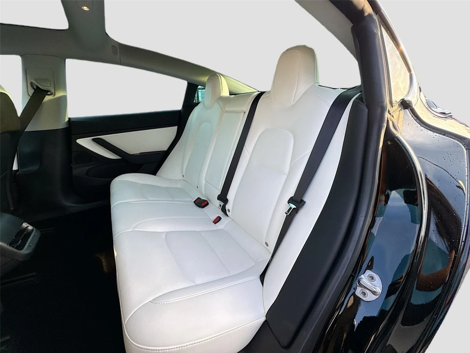 2019 Tesla Model 3 Performance - Image 10 of 14