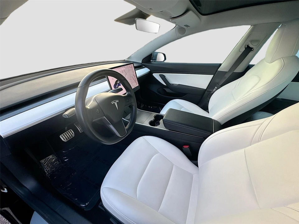 2019 Tesla Model 3 Performance - Image 9 of 21