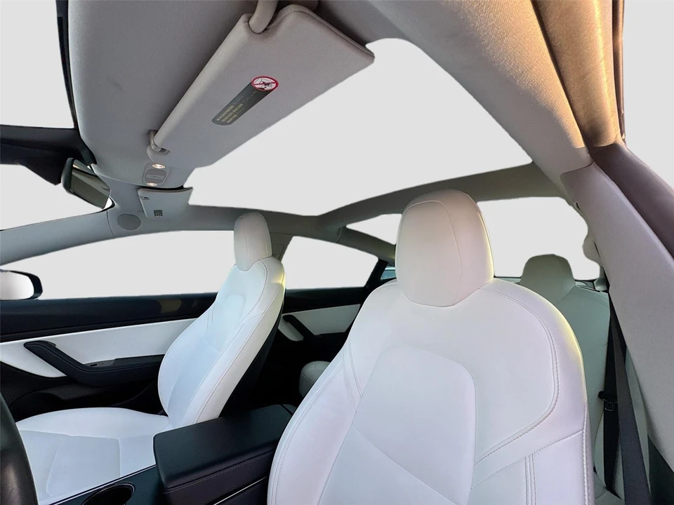 2019 Tesla Model 3 Performance - Image 7 of 14