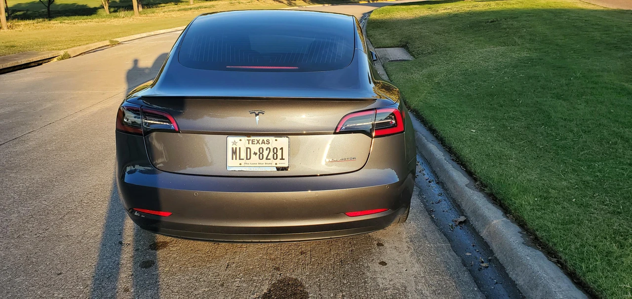 2019 Tesla Model 3 Performance - Image 22 of 31
