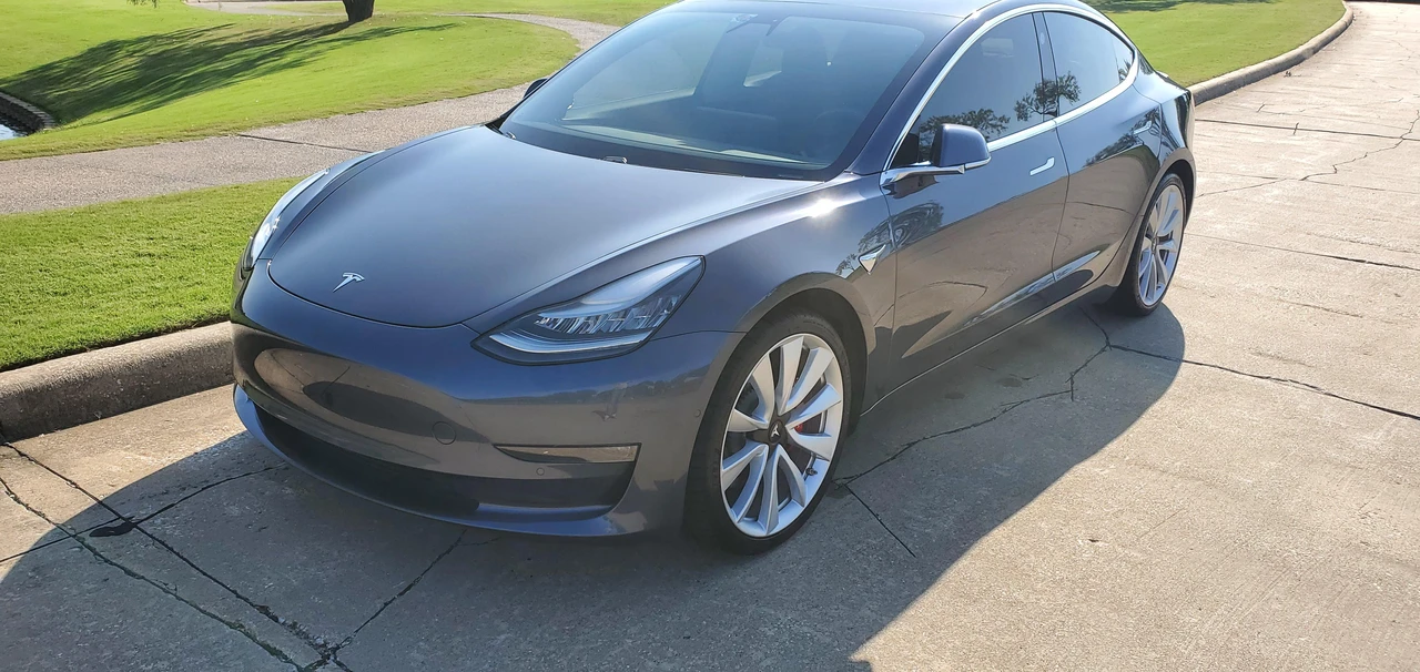 2019 Tesla Model 3 Performance - Image 9 of 31