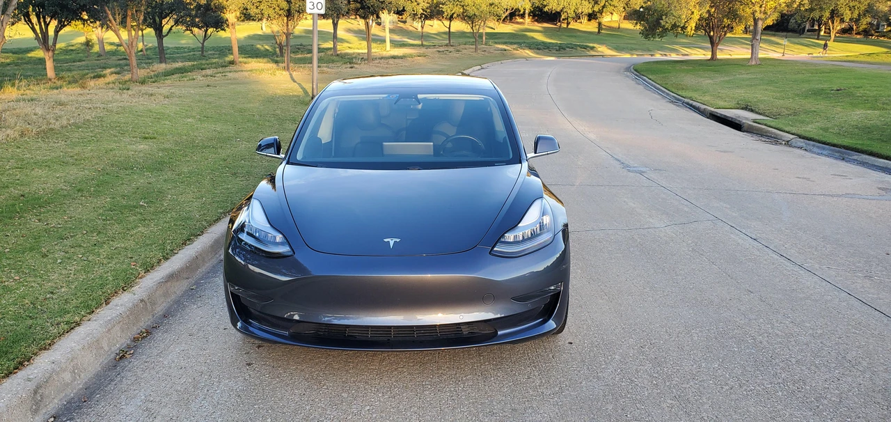 2019 Tesla Model 3 Performance - Image 7 of 31