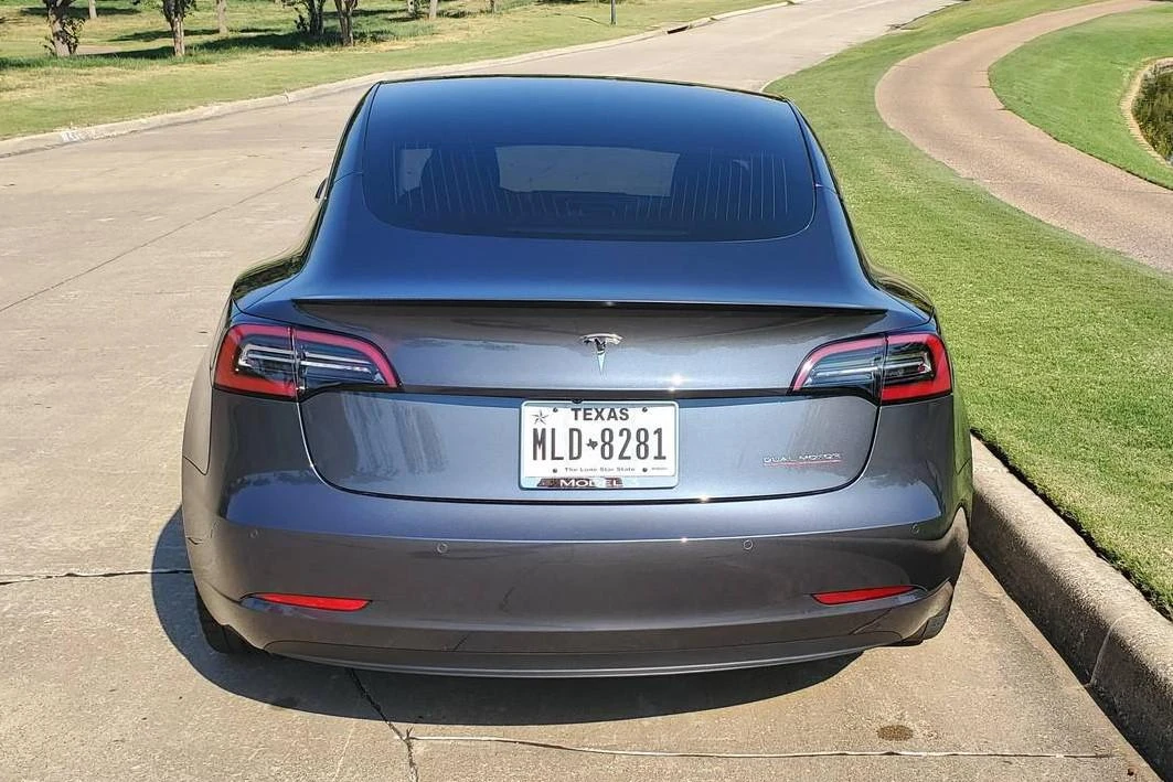 2019 Tesla Model 3 Performance - Image 4 of 31