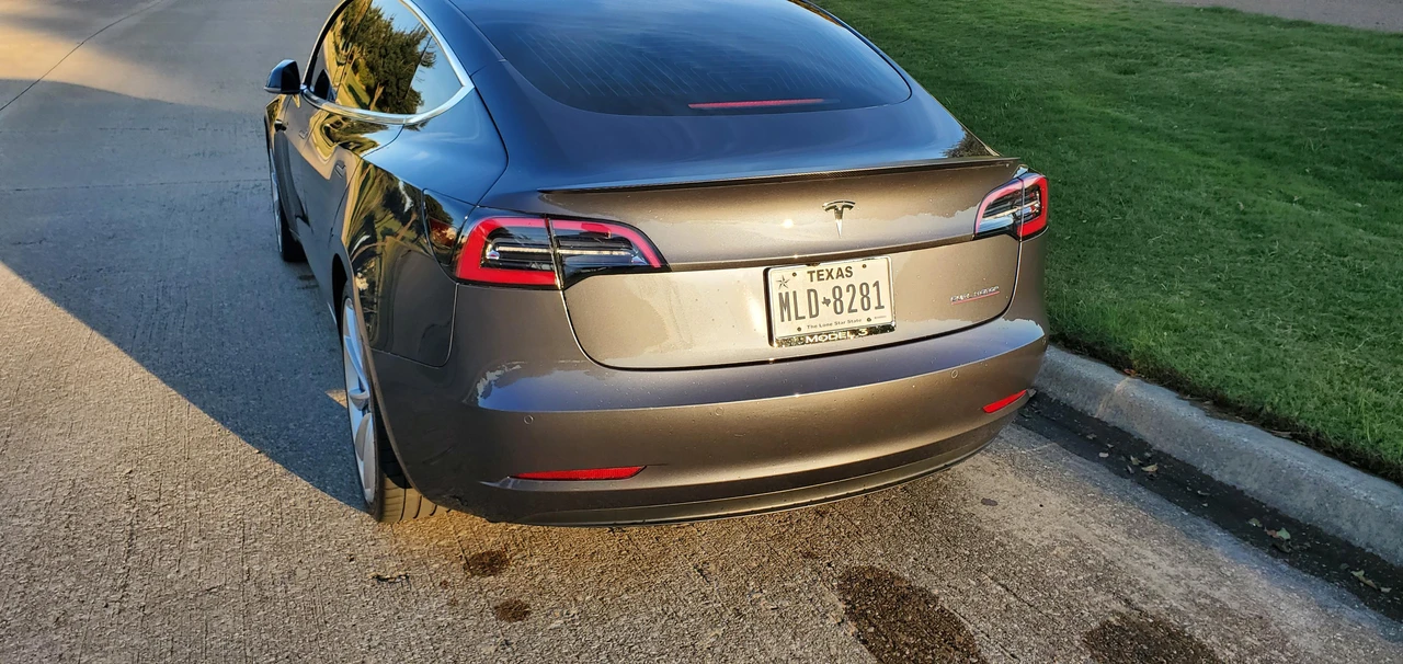 2019 Tesla Model 3 Performance - Image 21 of 31