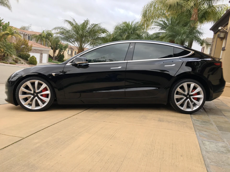 2019 Tesla Model 3 Performance - Image 7 of 31