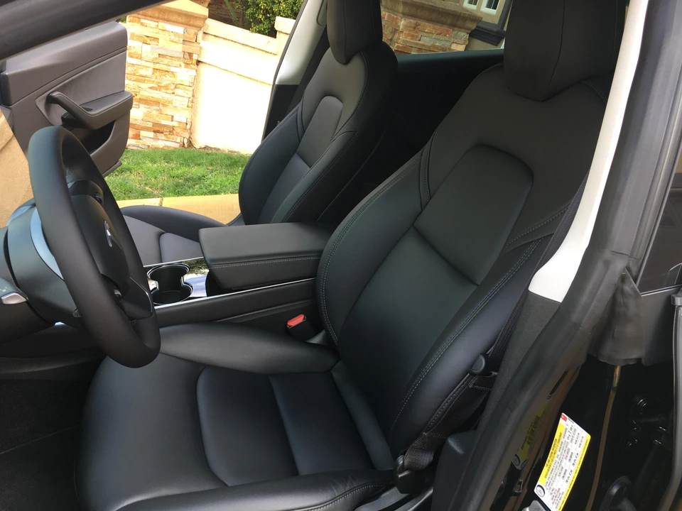 2019 Tesla Model 3 Performance - Image 25 of 31