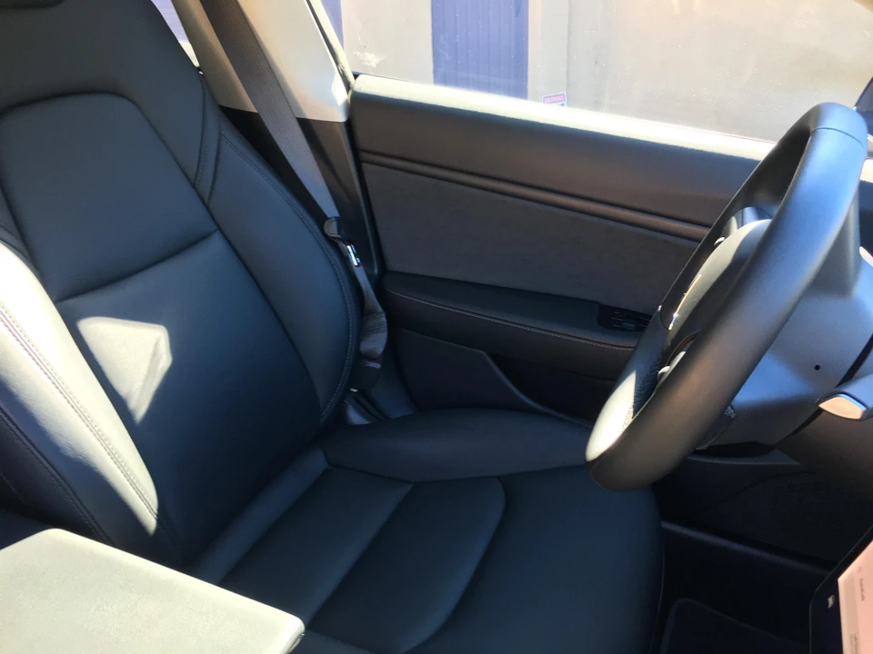 2019 Tesla Model 3 Performance - Image 27 of 31