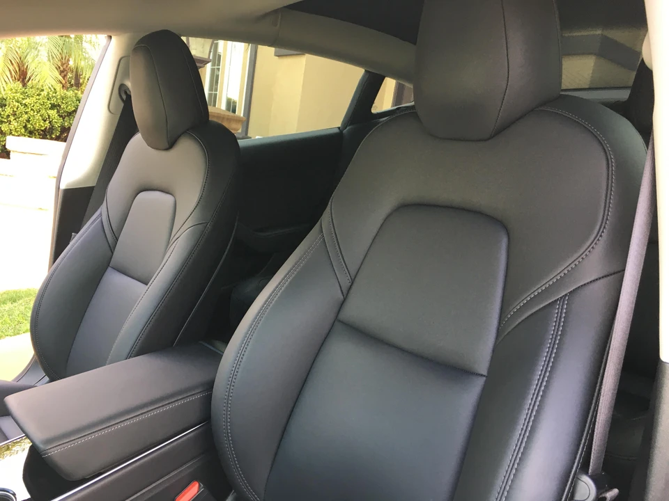 2019 Tesla Model 3 Performance - Image 26 of 31