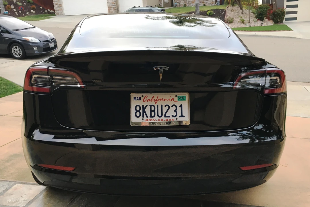 2019 Tesla Model 3 Performance - Image 5 of 31