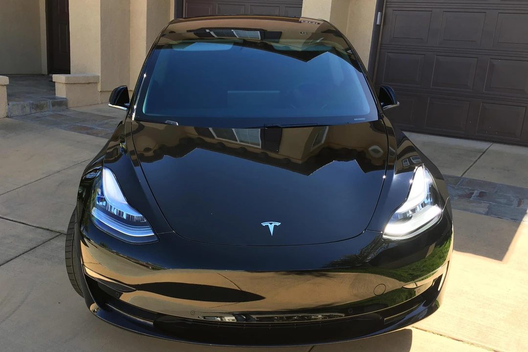 2019 Tesla Model 3 Performance - Image 2 of 31