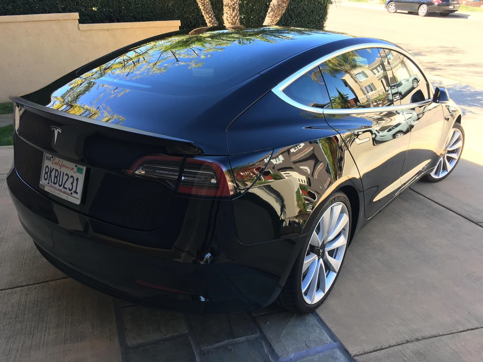 2019 Tesla Model 3 Performance - Image 10 of 31