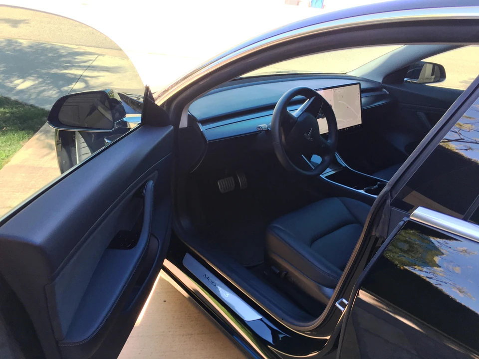 2019 Tesla Model 3 Performance - Image 24 of 31