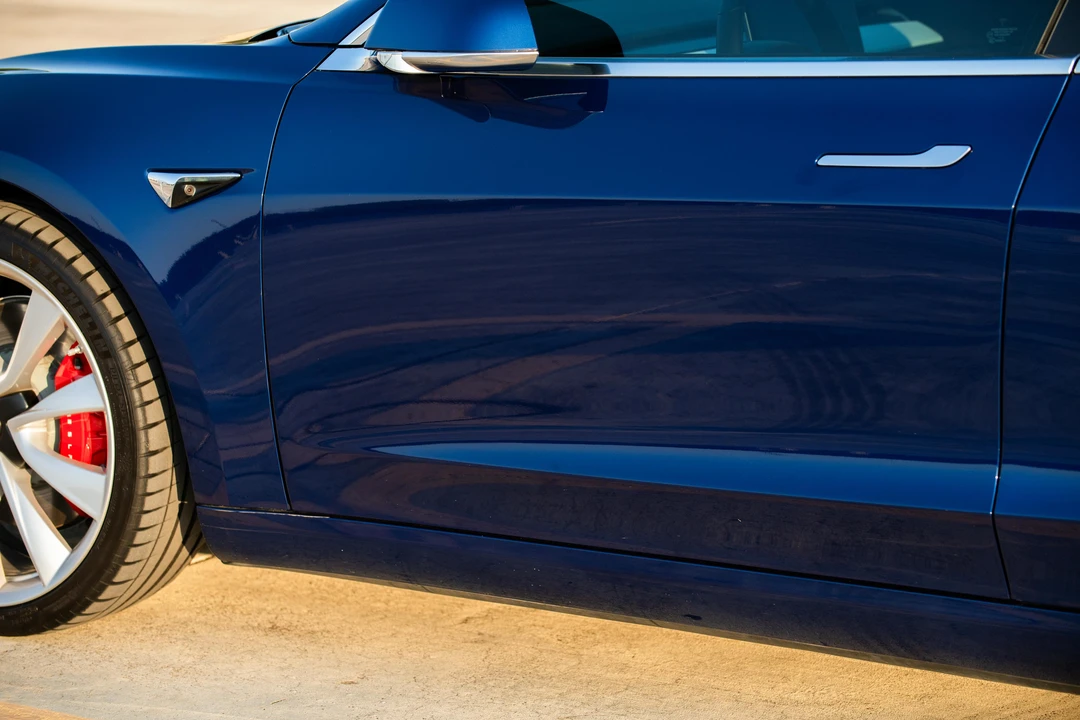 2019 Tesla Model 3 Performance - Image 17 of 31