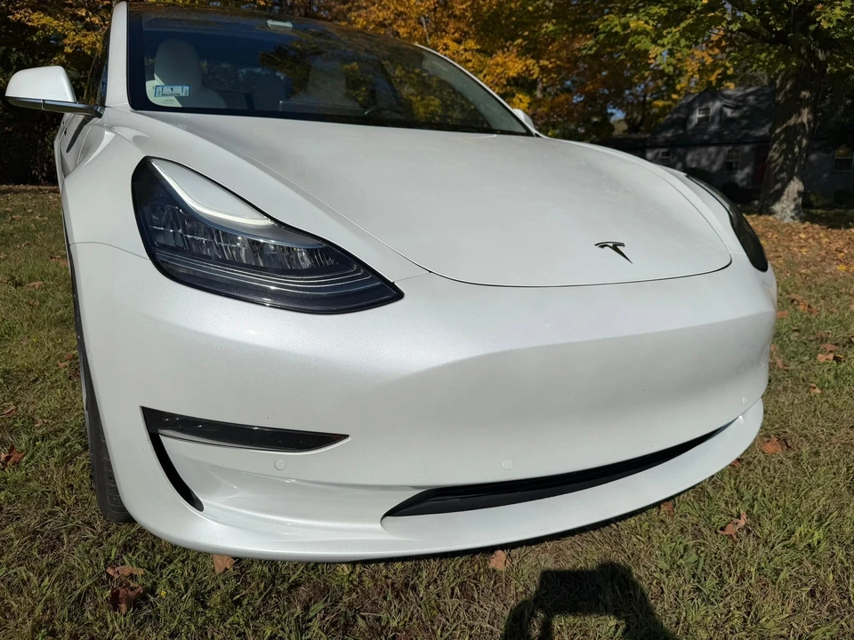 2019 Tesla Model 3 Performance - Image 28 of 31