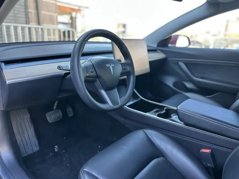 2019 Tesla Model 3 Performance - Image 10 of 12