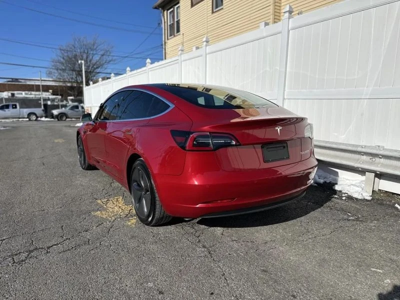 2019 Tesla Model 3 Performance - Image 5 of 12