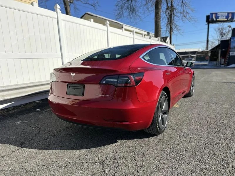 2019 Tesla Model 3 Performance - Image 7 of 12