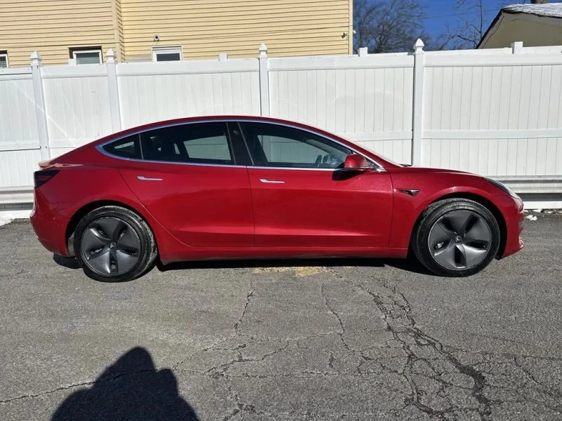 2019 Tesla Model 3 Performance - Image 8 of 12