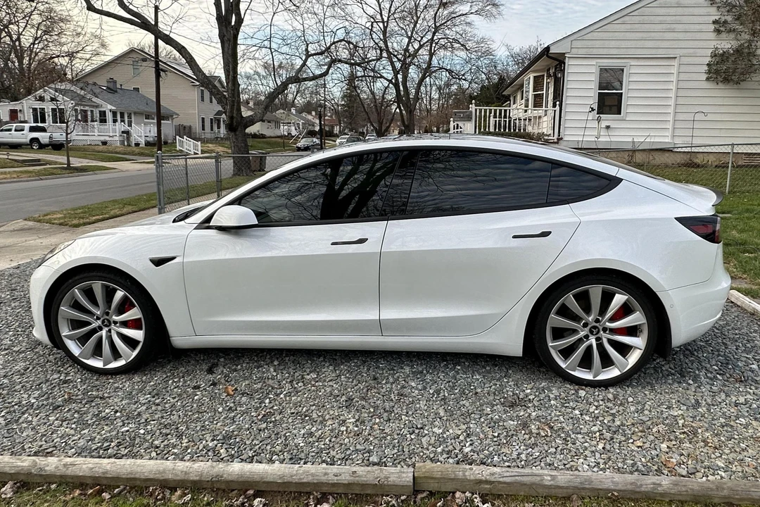 2019 Tesla Model 3 Performance - Image 3 of 31