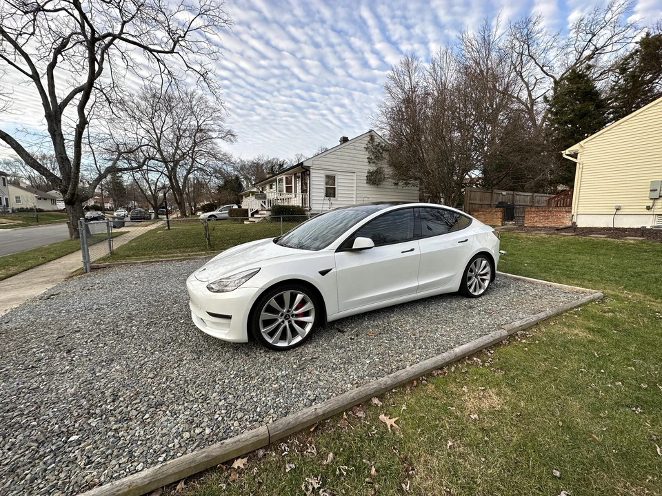 2019 Tesla Model 3 Performance - Image 10 of 31