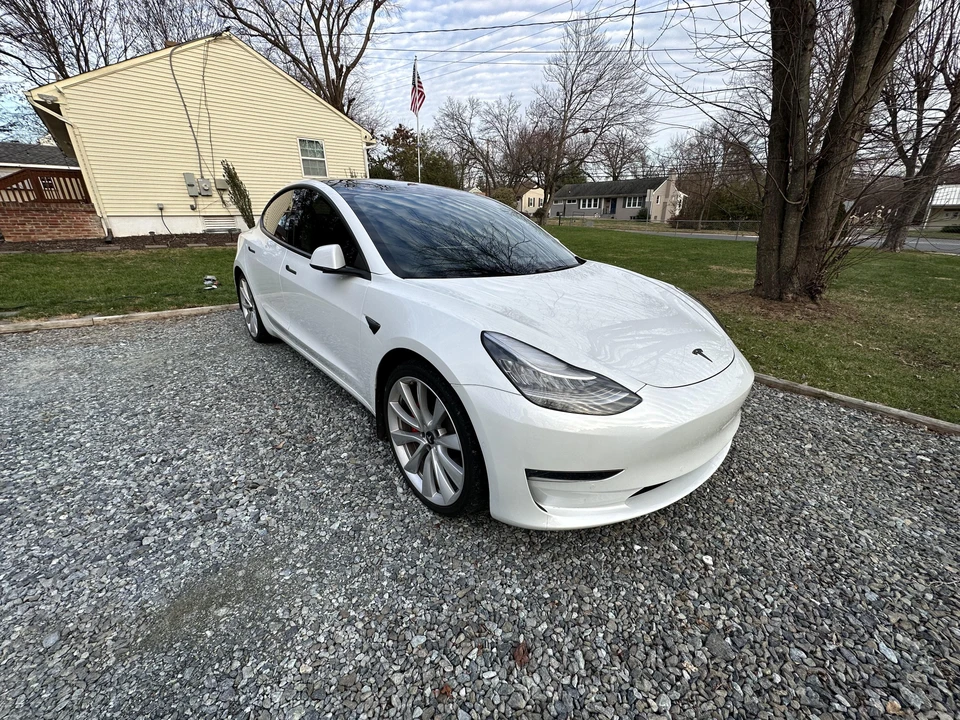2019 Tesla Model 3 Performance - Image 15 of 31