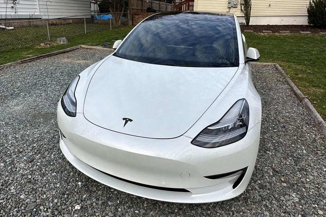2019 Tesla Model 3 Performance - Image 2 of 31