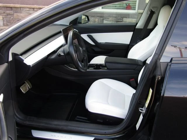 2019 Tesla Model 3 Performance - Image 6 of 18