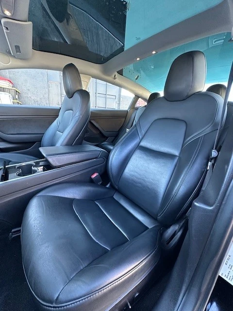 2019 Tesla Model 3 Performance - Image 9 of 16