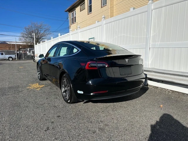 2019 Tesla Model 3 Performance - Image 4 of 16
